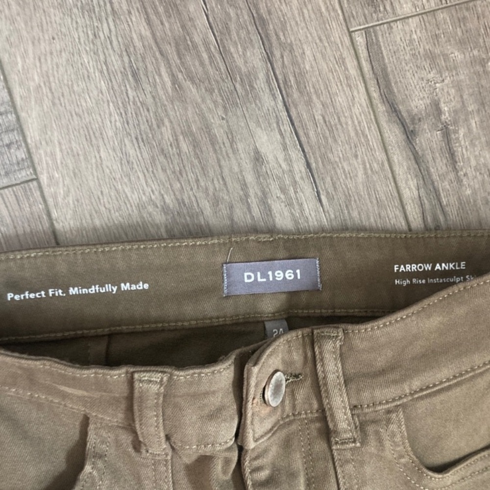 DL1961 jeans in color basil skinny - Picture 5 of 8